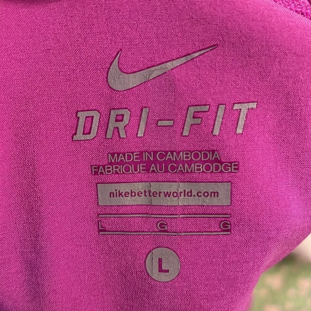 NIKE Dri Fit racer back women’s performance sport top purple vented draw string